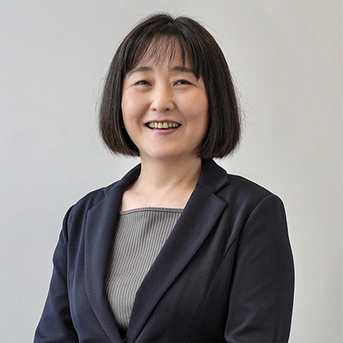 東京支社 支社長 甲斐　由美