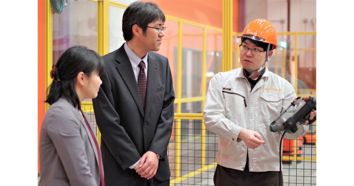 社内での仕様策定から現場での立ち上げまで。フェーズで変わるPMの日常